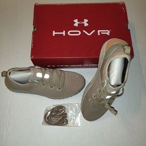 Under Armour Men's HOVR SLK LN Sneaker, City Khaki